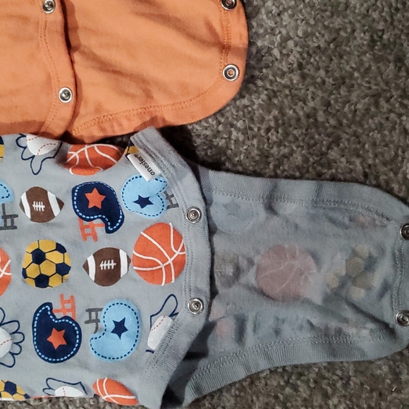 3 pack body suits (onesies) - Picture 2 of 4